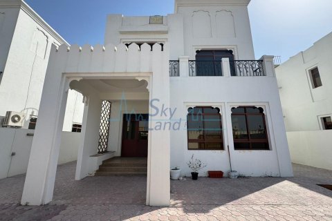 Vilë në Jumeirah, Dubai, Emiratet e Bashkuara Arabe 4 dhoma gjumi, 278.7 m2. № 616201 - Foto 4