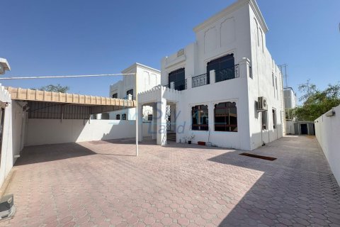 Vilë në Jumeirah, Dubai, Emiratet e Bashkuara Arabe 4 dhoma gjumi, 278.7 m2. № 616201 - Foto 1