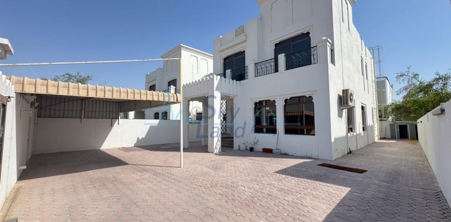 Vilë në Jumeirah, Dubai, Emiratet e Bashkuara Arabe 4 dhoma gjumi, 278.7 m2. № 616201