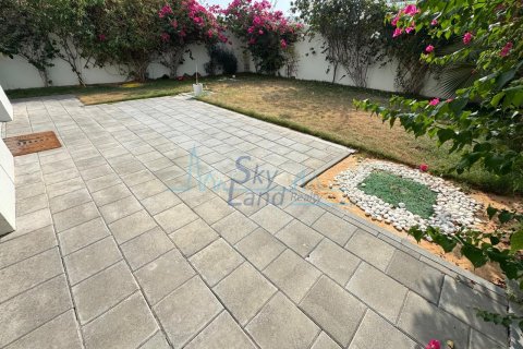 Vila v Umm Suqeim, Dubai, SAE 3 ložnice, 371.6 m² Č.: 616200 - fotografie 16