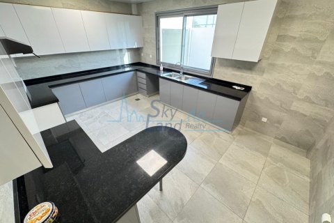 Vila v Umm Suqeim, Dubai, SAE 3 ložnice, 371.6 m² Č.: 616200 - fotografie 7