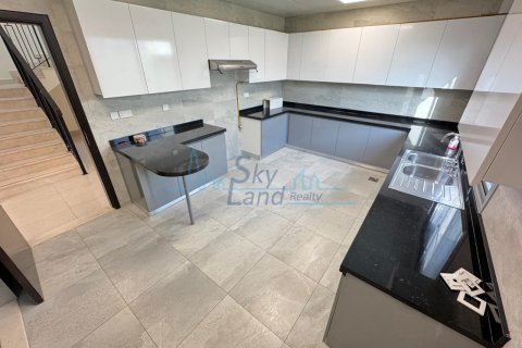 Vila v Umm Suqeim, Dubai, SAE 3 ložnice, 371.6 m² Č.: 616200 - fotografie 6