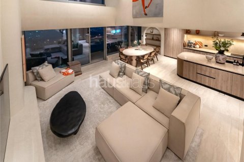 Apartment in International City, Dubai, UAE 2 bedrooms, 220 sq.m. № 626235 - photo 1