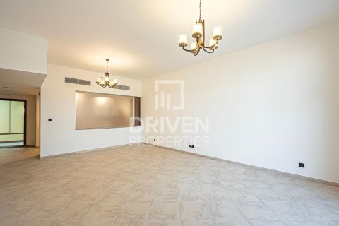 Üürile anda korter asukohaga Motor City, Dubai, AÜE: 3 magamistoaga, 231 m² Nr 684115 - pilt 1