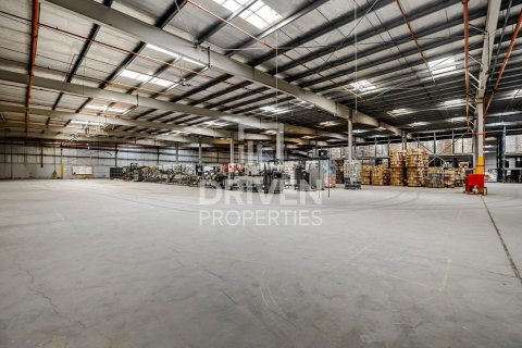 Magazinë në Jebel Ali, Dubai, Emiratet e Bashkuara Arabe 12263.2 m2. № 747078 - Foto 1