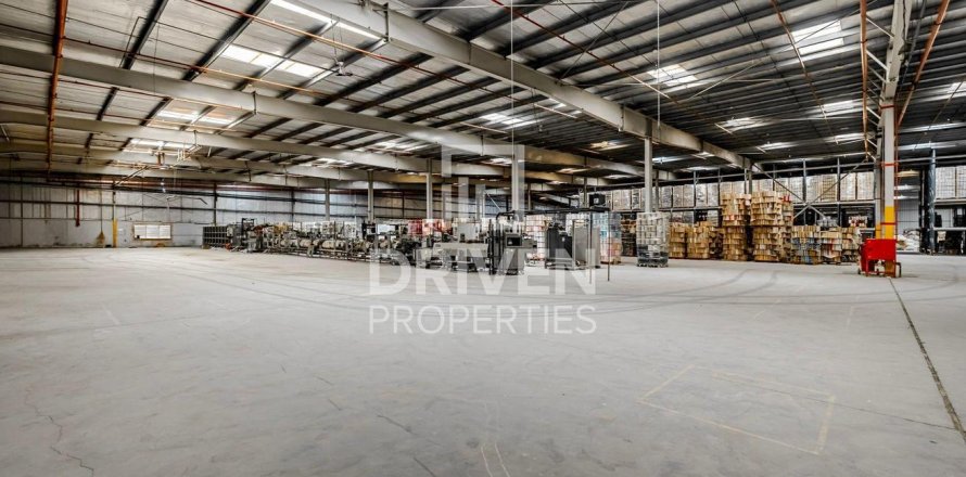 Magazinë në Jebel Ali, Dubai, Emiratet e Bashkuara Arabe 12263.2 m2. № 747078