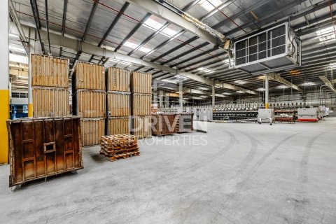 Magazinë në Jebel Ali, Dubai, Emiratet e Bashkuara Arabe 12263.2 m2. № 747078 - Foto 2