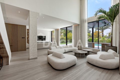 Vilë në Jumeirah Islands, Dubai, Emiratet e Bashkuara Arabe 5 dhoma gjumi, 571 m2. № 755076 - Foto 4
