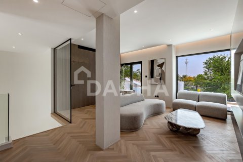 Vilë në Jumeirah Islands, Dubai, Emiratet e Bashkuara Arabe 5 dhoma gjumi, 571 m2. № 755076 - Foto 16