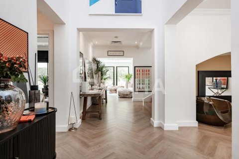 Villa te koop in Jumeirah Islands, Dubai, VAE 4 slaapkamers, 488 vr.m., nr 755074 - foto 2