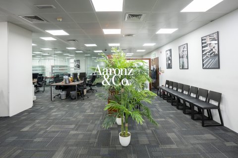 Bureau à Business Bay, Dubai, EAU: 564 m2 № 722582