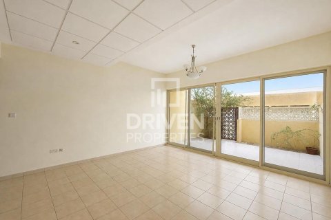 טאונהאוס להשכרה ב Dubai Waterfront, Dubai, איחוד האמירויות 3 חדרי שינה, 95.04 מ"ר, מספר 768474 - תמונה 3