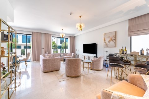 Villa en venta en Dubai Sports City, Dubai, EAU 4 dormitorios, 377 m2 № 739618 - foto 6