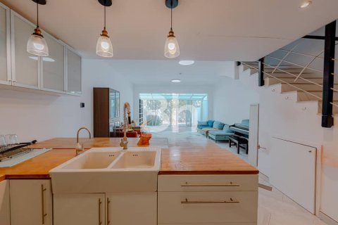 Снять в аренду таунхаус в Al Reef, Абу-Даби, ОАЭ 3 спальни, 174м2, № 614559 - фото 3