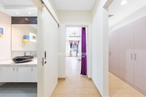 Vila v Al Barsha, Dubai, SAE 6 ložnice, 929 m² Č.: 664648 - fotografie 24