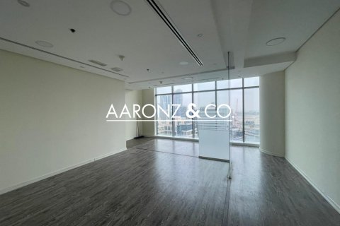 Офис Бизнес-Бэй, Дубай, БАӘ-да 59 м² № 670504 - фото 1