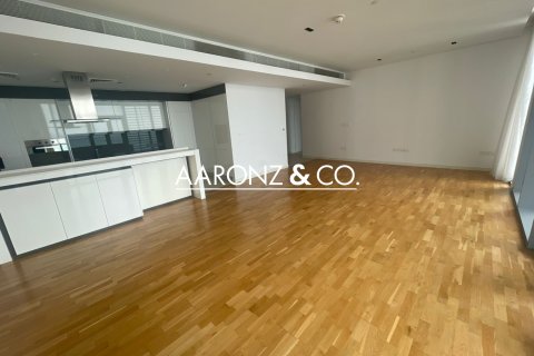 Apartmen di Bluewaters, Dubai, UAE 2 bilik tidur, 134.7 meter persegi № 670500 - foto 2