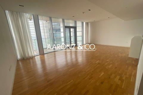 Apartmen di Bluewaters, Dubai, UAE 2 bilik tidur, 134.7 meter persegi № 670500 - foto 4