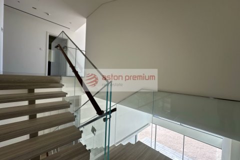 Villa en alquiler en Nadd Al Sheba, Dubai, EAU 5 dormitorios, 603 m2 № 693634 - foto 12
