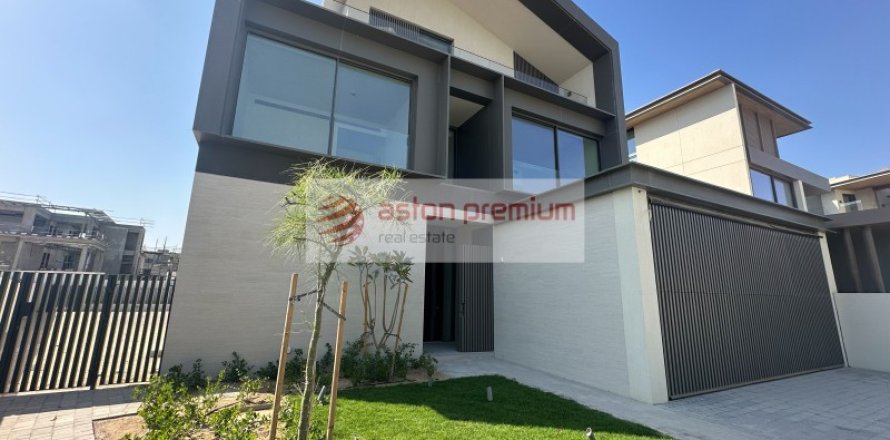 Villa en Nadd Al Sheba, Dubai, EAU 5 dormitorios, 603 m² № 693634