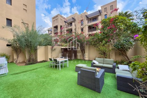 Appartamento in affitto a Old Town, Dubai, EAU 2 camere da letto, 119 mq. № 619844 - foto 1