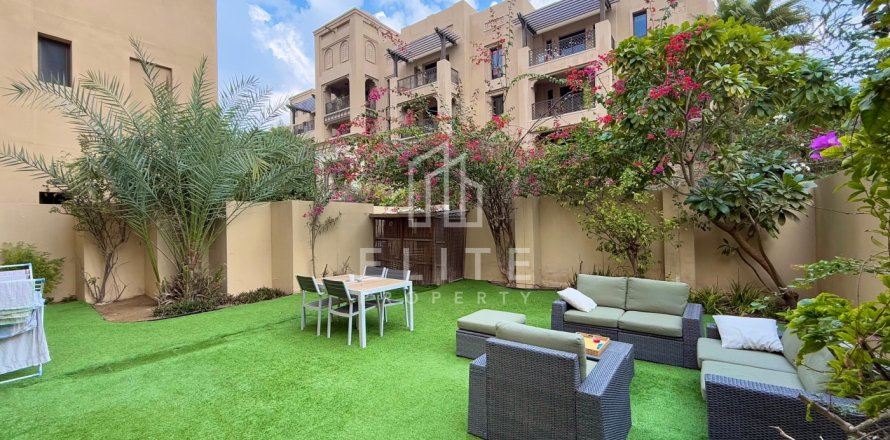 Appartamento a Old Town, Dubai, EAU 2 camere da letto, 119 mq. № 619844