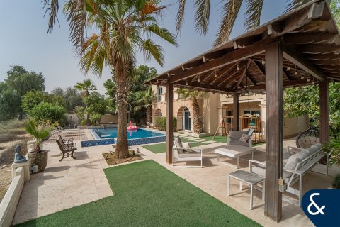 Huvila Dubai Sports City, Dubai, Arabiemiraatit 5 makuuhuonetta, 542 m2 № 666528 - kuva 1