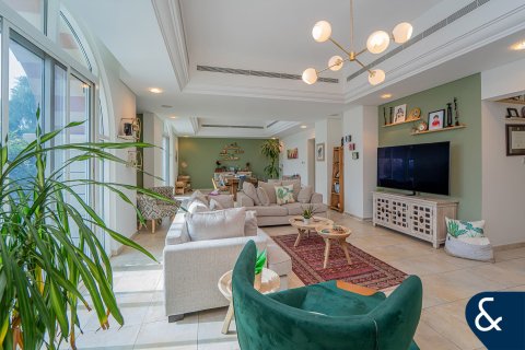 Huvila Dubai Sports City, Dubai, Arabiemiraatit 5 makuuhuonetta, 542 m2 № 666528 - kuva 3