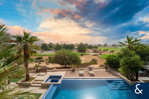 Huvila Dubai Sports City, Dubai, Arabiemiraatit 5 makuuhuonetta, 542 m2 № 666528 - kuva 2