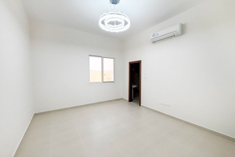 Willa do wynajęcia w Al Aweer, Dubai, ZEA 4 sypialnie, 744.73 mkw., nr 754421 - zdjęcie 11