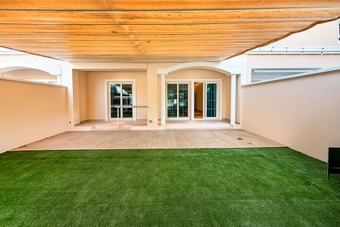 Villa en alquiler en Jumeirah Village Circle, Dubai, EAU 2 dormitorios, 240 m2 № 754389 - foto 1
