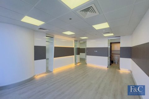 Birojs Jumeirah Lake Towers, Dubaijā, AAE 107 m2 Nr. 704742 - attēls 2