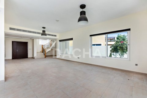 Villa till försäljning i Jumeirah Park, Dubai, UAE 4 sovrum, 455 kvm Nr. 706639 - fotografi 5