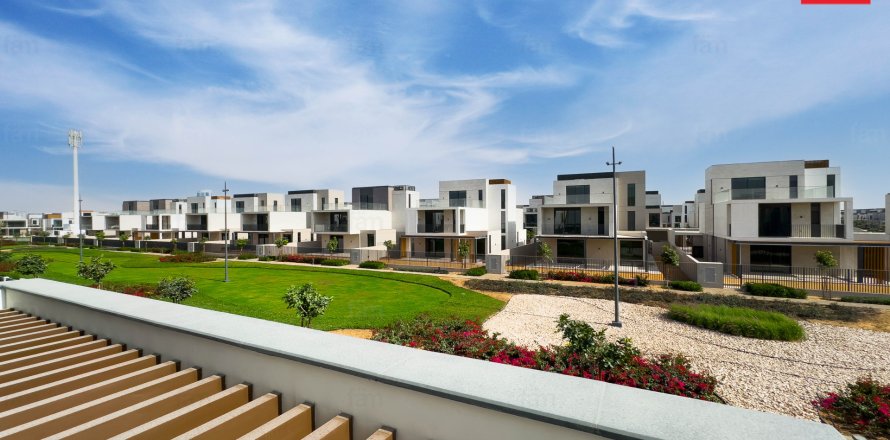 Вілла в Дубай, ОАЕ 4 спальні, 604.9м2 № 692875