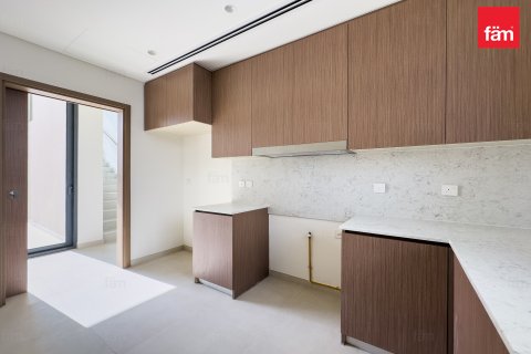 Зняти в оренду віллу в Дубай, ОАЕ 4 спальні, 604.9м2, № 692875 - фото 9