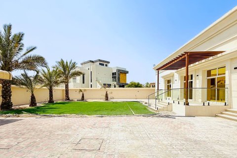 Dubai, UAE의 임대용 빌라 침실 4개, 557.42제곱미터 번호 764316 - 사진 2