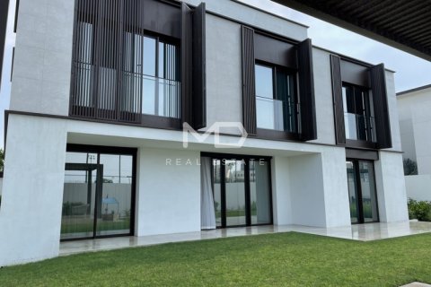 Villa sa Saadiyat Island, Abu Dhabi, UAE 4 silid-tulugan, 461 sq.m. № 554623 - larawan 1