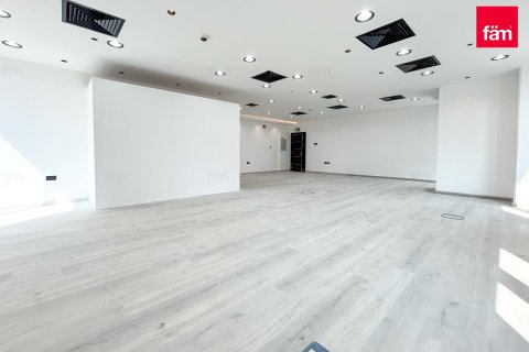 Снять в аренду офис в Бизнес-Бэй, Дубай, ОАЭ 107.6м2, № 652414 - фото 1