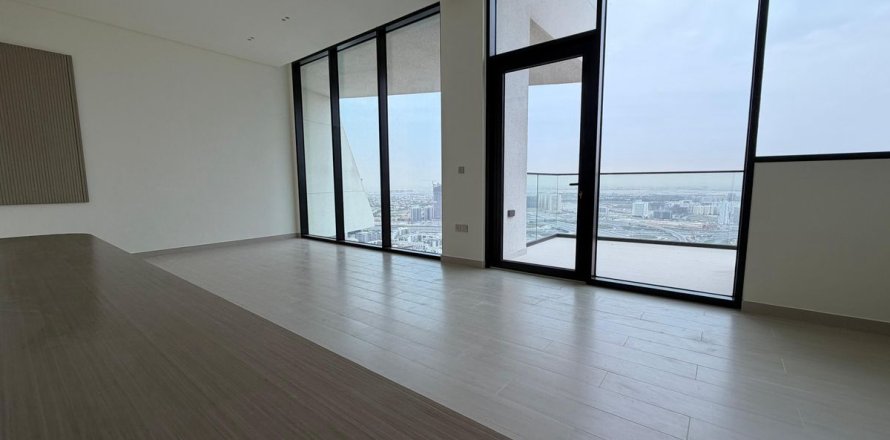 Apartment in Dubai, UAE 2 bedrooms, 150.2 sq.m. № 703725