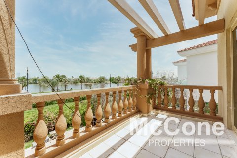 Vila v Jumeirah Islands, Dubai, SAE 4 ložnice, 988.21 m² Č.: 587294 - fotografie 16