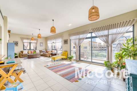 Apartemen di Greens, Dubai, UEA 3 kamar tidur, 192.31 m2 nomor 587296 - foto 1