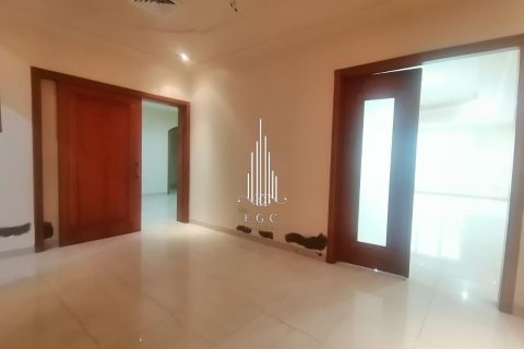 Üürile anda korter asukohaga Al Khalidiya, Abu Dhabi, AÜE: 3 magamistoaga, 174.5 m² Nr 572772 - pilt 6