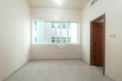 Üürile anda korter asukohaga Al Khalidiya, Abu Dhabi, AÜE: 3 magamistoaga, 174.5 m² Nr 572772 - pilt 3