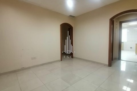 Üürile anda korter asukohaga Al Khalidiya, Abu Dhabi, AÜE: 3 magamistoaga, 174.5 m² Nr 572772 - pilt 8