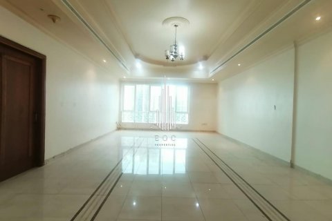 Üürile anda korter asukohaga Al Khalidiya, Abu Dhabi, AÜE: 3 magamistoaga, 174.5 m² Nr 572772 - pilt 1