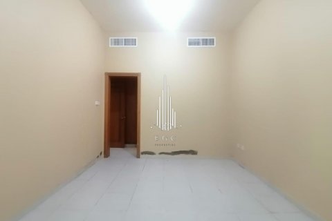 Üürile anda korter asukohaga Al Khalidiya, Abu Dhabi, AÜE: 3 magamistoaga, 174.5 m² Nr 572772 - pilt 10