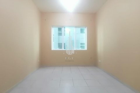 Üürile anda korter asukohaga Al Khalidiya, Abu Dhabi, AÜE: 3 magamistoaga, 174.5 m² Nr 572772 - pilt 4