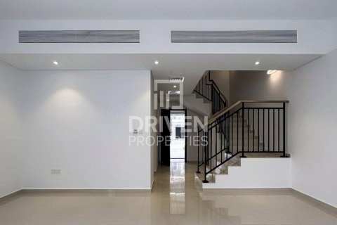 Townhouse in DAMAC Hills (Akoya by DAMAC), Dubai, UAE 3 bedrooms, 179 sq.m. № 682874