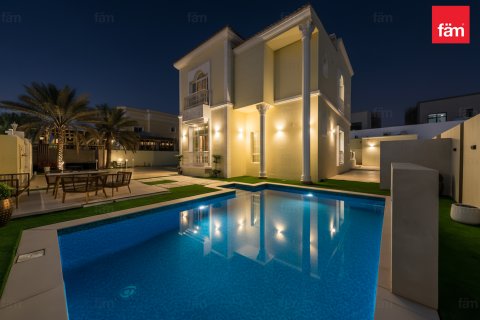 Villa te koop in Dubai, VAE 5 slaapkamers, 1073.2 vr.m., nr 659217 - foto 29