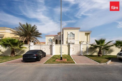 Villa te koop in Dubai, VAE 5 slaapkamers, 1073.2 vr.m., nr 659217 - foto 10